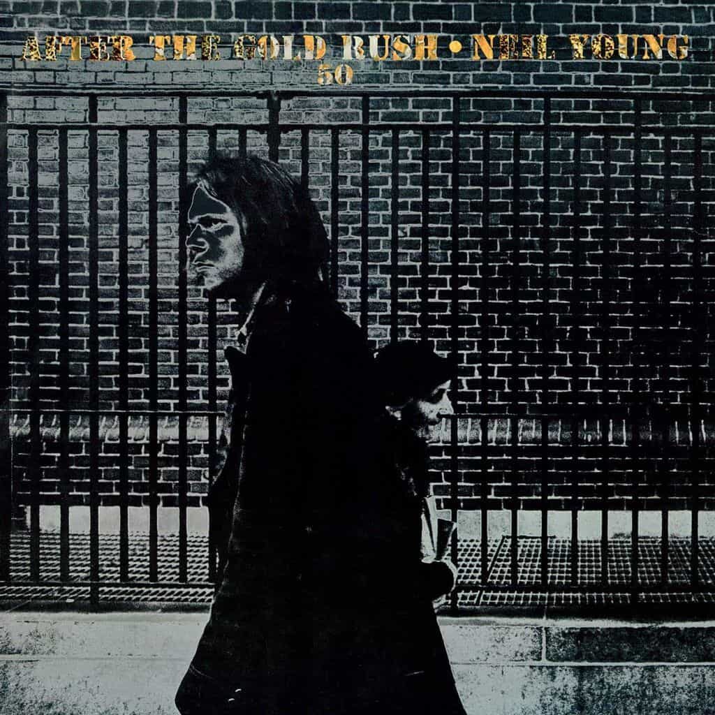 Neil Young nous présente "After the gold rush" en 1970! Les guitares acoustiques sonnent comme si Neil jouait dans votre chambre