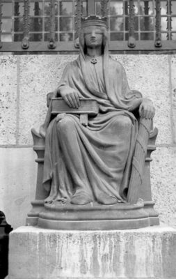 Photo de JUSTICE
