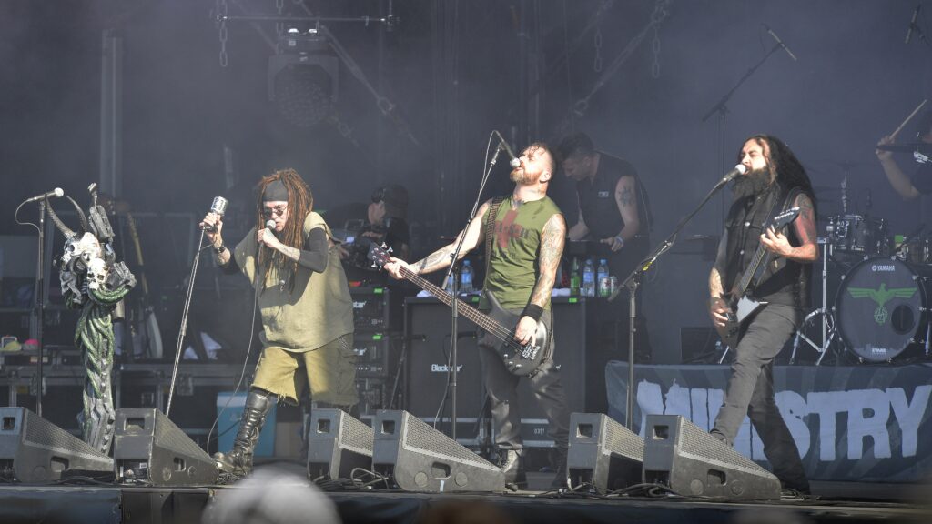 Photo de MINISTRY