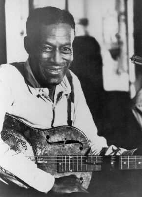 Photo de Son HOUSE