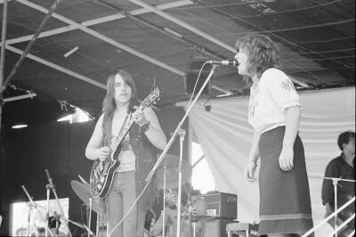 Photo de STONE THE CROWS