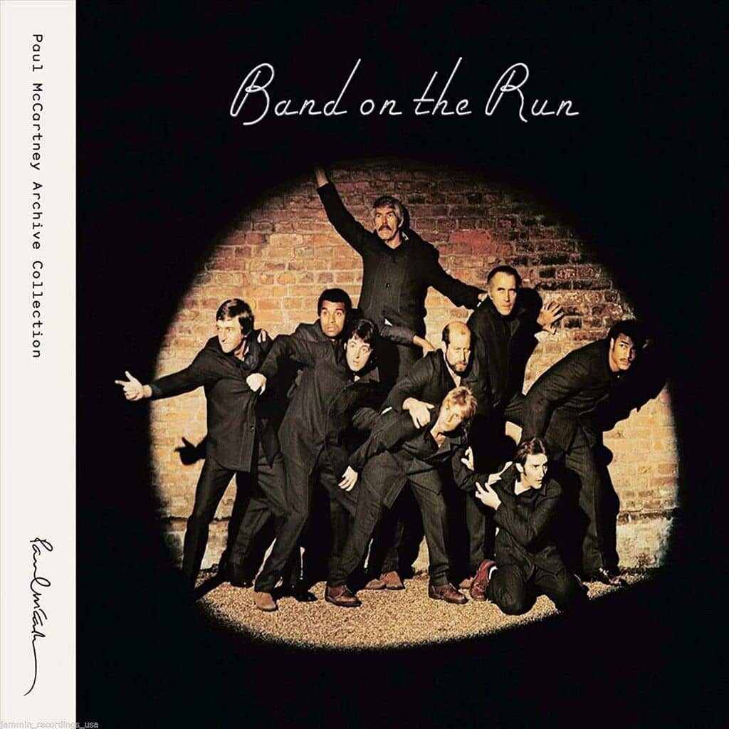 Band on the Run - Paul McCARTNEY - 1973 | rock/pop rock. enregistré à Lagos, Il est réduit à trois membres Paul, Linda et Denny Laine
