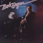 Beautiful Loser - Bob SEGER - 1975 | hard rock | rock/pop rock | rock-n-roll. Il est temps d'entendre le boogie-rock mid-tempo, mais "Black Night" ne l'est pas.