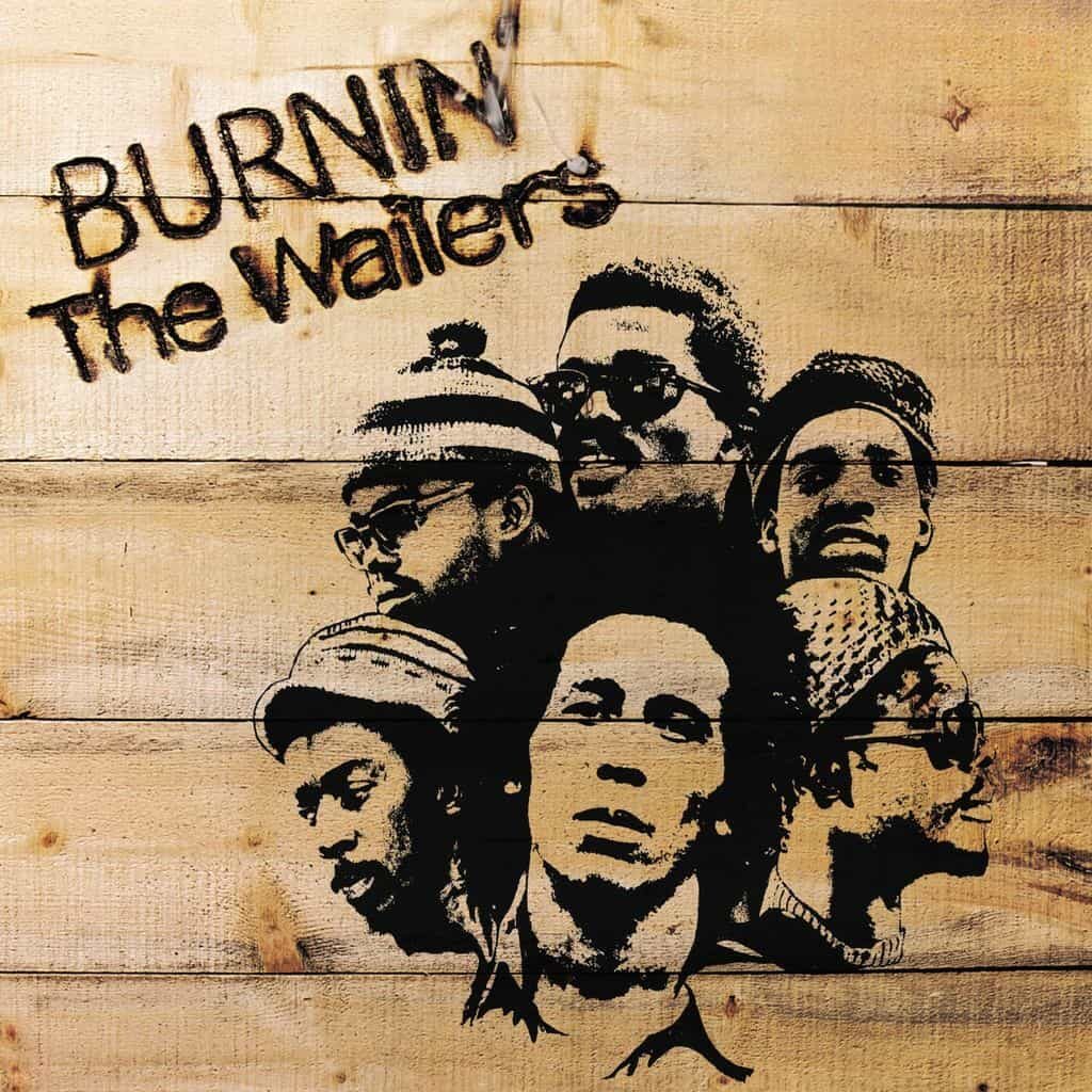 Burnin´ - The WAILERS - 1973 | reggae. Une fois que vous l'aurez écouté, vous commencerez à sentir la rage monter en vous. Vous voudrez l'écouter encore et encore jusqu'à ce que vous soyez fou de rage.