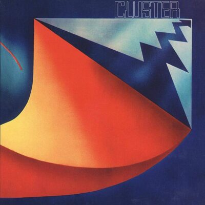 Cluster 71 - 1971 | kraut rock | ambient | expérimental | électronique. dos pochette. Cette musique est grandiose ! Elle baigne dans le brouillard et la grisaille. Sombre, poisseux, oppressant. En un mot : grandiose.