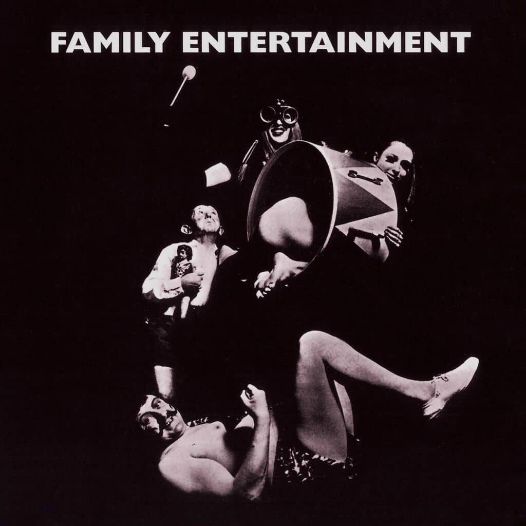 Family entertainment - FAMILY - 1969 | rock/pop rock | progressive rock. commence fort avec "The weaver's answer", une combinaison de mélodie et de rage, remarquable par la voix très spécifique et particulière de Roger Chapman