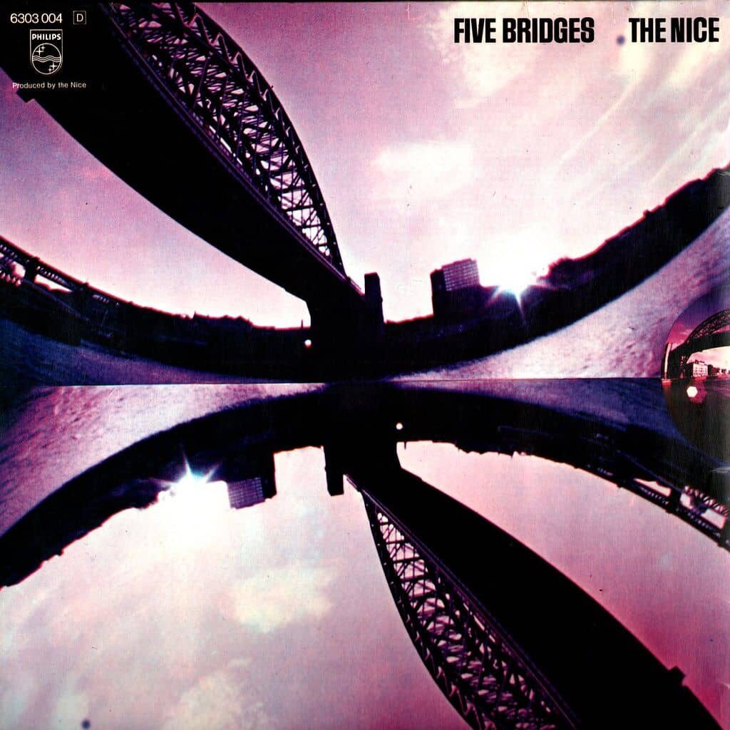 Five Bridges - The NICE - 1970 | progressive rock | art rock. Le travail au clavier d'Emmerson est rapide et furieux, et les arrangements d'œuvres classiques pour incorporer son jeu sont excellents.