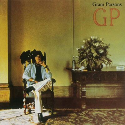 GP - Gram PARSONS - 1973 | country rock. La beauté de la voix tout au long de cette œuvre n'est pas le seul fait de Gram Parsons. Sur chaque morceau, Emmylou Harris fond sa voix sur celle du musicien.