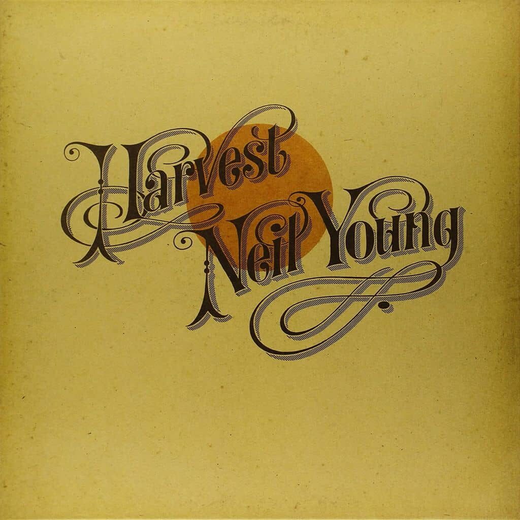 Harvest - Neil YOUNG - 1972 | country rock | folk rock | songwriter. Une guitare et une voix (ou plus) et le miracle se produit. De très belles chansons, et un disque où tous les morceaux ont de la valeur.