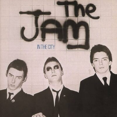 In The City - The JAM - 1977 | punk rock.Leur musique a joué un rôle important dans la révolution culturelle et si vous écoutez leur musique, vous aurez une idée de ce que c'était que d'être au cœur de cette révolution.