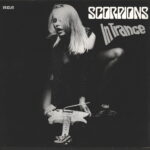 In Transe - The SCORPIONS - 1975 | hard rock | heavy metal. Le groupe de rock Scorpions a affirmé son style en combinant des morceaux de hard rock avec de superbes ballades. Un mélange de hard rock et de ballades irrésistible qui va contaminer tout le monde du rock.