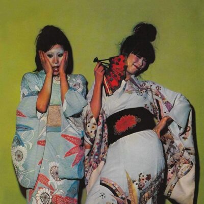 Kimono My House - SPARKS - 1974 | glam rock | rock/pop rock | proto-punk. Kimono My House est une perle sous-estimée. C'est un album de rock'n'roll amusant et funky.