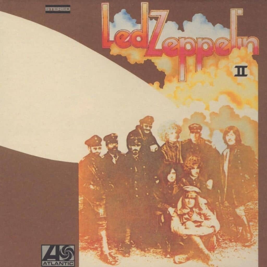 LED ZEPPELIN - 1969 | blues rock | british blues | british metal | hard rock | heavy metal.Cette suite est encore meilleure que la première. Si vous avez aimé I, vous allez adorer II. Je le recommande à tous mes fans qui veulent continuer l'aventure avec le dirigeable anglais.