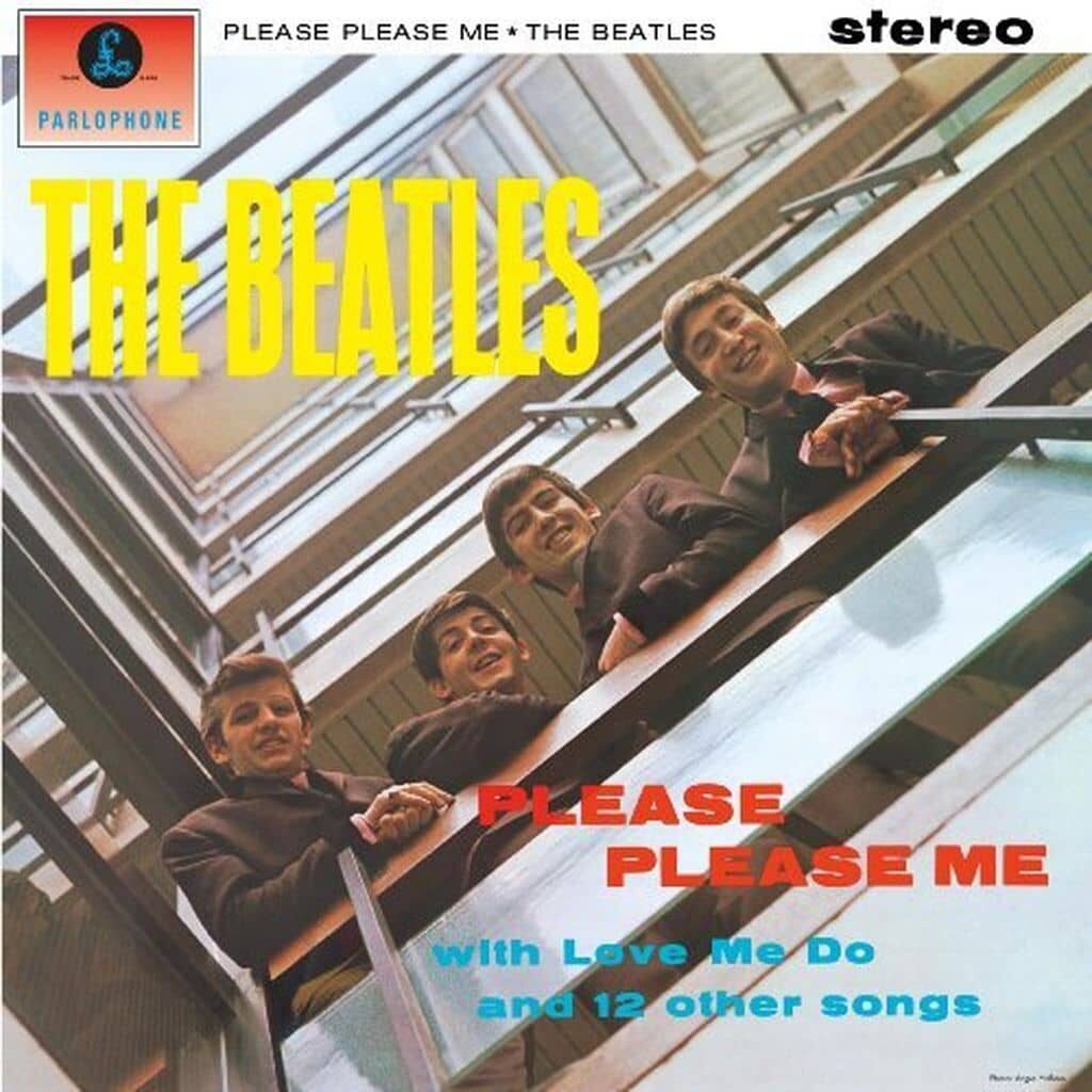 "Please Please Me" sortie en 1963 par les majestueux "The Beatles" !Que du bon ! Les morceaux sont simples, désuets même, mais très efficaces. On se prend à fredonner ces mélodies.