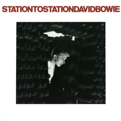 Station to Station - David BOWIE - 1976 | rock/pop rock | proto-punk | soul. Cet album est une grande réussite. Non seulement c'est un vrai régal pour les oreilles, mais il contient aussi ce que Bowie a pu faire de mieux au cours des 25 dernières années.
