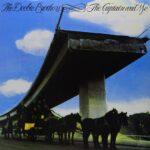 The Captain And Me - The DOOBIE BROTHERS - 1973 | boogie rock | country rock | rock/pop rock. le tube numéro un "China Grove". Sur cette chanson, Stray Dogs se déchaîne vraiment !