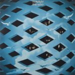 Tommy - The WHO - 1969 | hard rock | rock/pop rock | psychédélique. Tommy est considéré par beaucoup comme le premier véritable album de rock progressif / hard rock et envisagé comme étant un Opera rock.