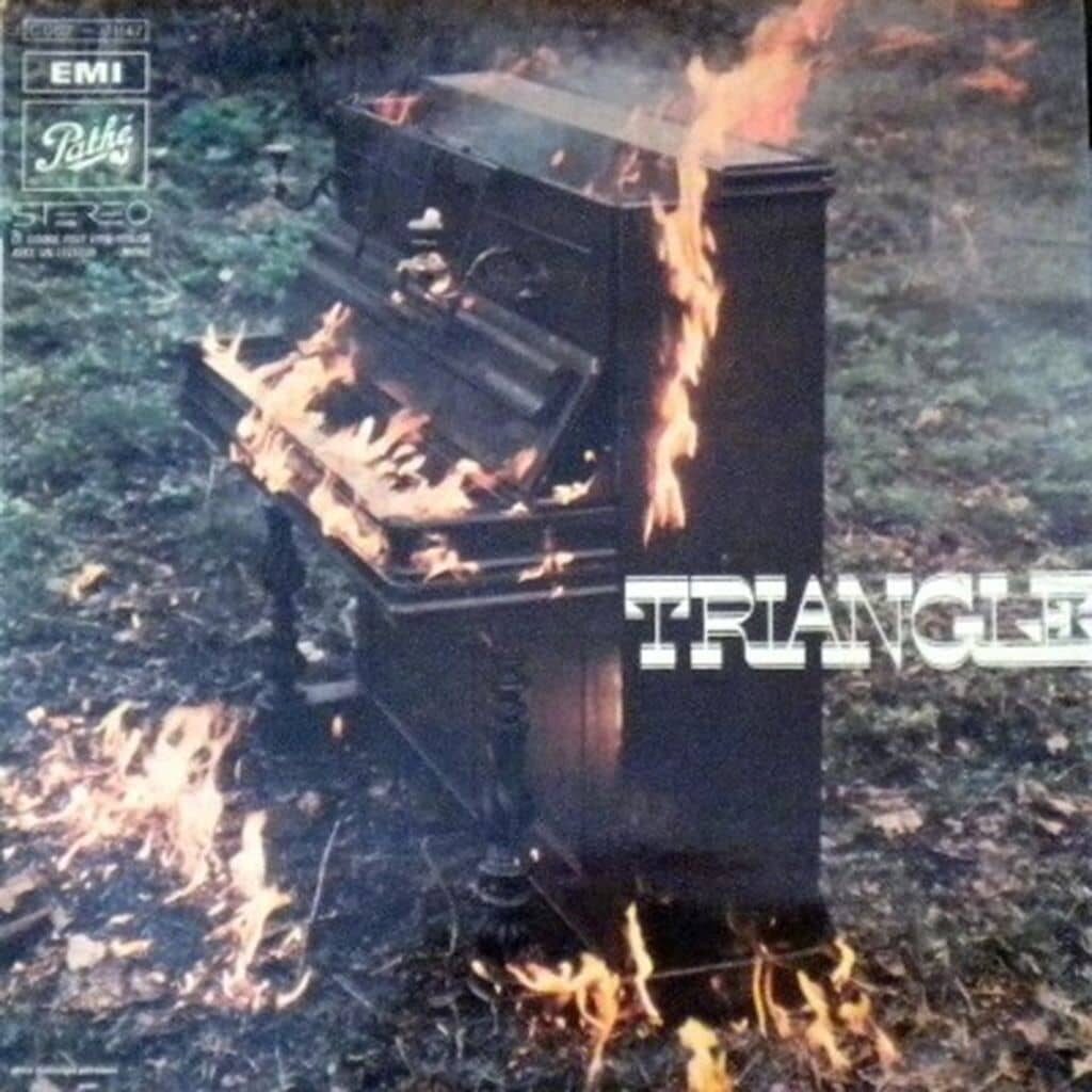 Triangle - TRIANGLE - 1970 | hard rock | rock/pop rock | progressive rock . Un groupe français de rock progressif historiquement important qui est devenu célèbre pour ses tubes radiophoniques. Leur musique vous donnera un coup de fouet à chaque fois que vous l'entendrez.