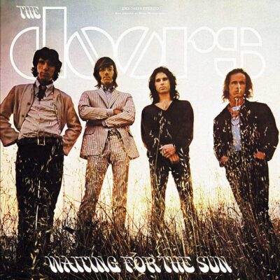 Waiting For The Sun - The DOORS - 1968 | rock/pop rock | psychédélique | proto-punk. le disque est probablement l'un des plus diversifiés des Doors. "spanish caravan"et le contestataire "the unknow soldier" présentent le génie de ce groupe légendaire.